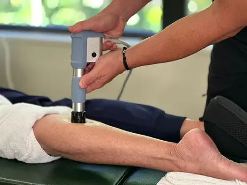 Chiropractic-Palm-Beach-Gardens-FL-Shockwave-Therapy-Leg