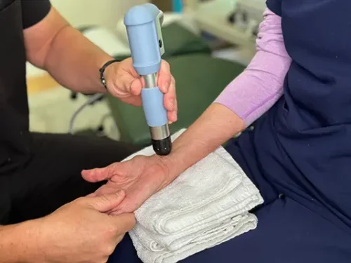 Chiropractic-Palm-Beach-Gardens-FL-Shockwave-Therapy-Wrist
